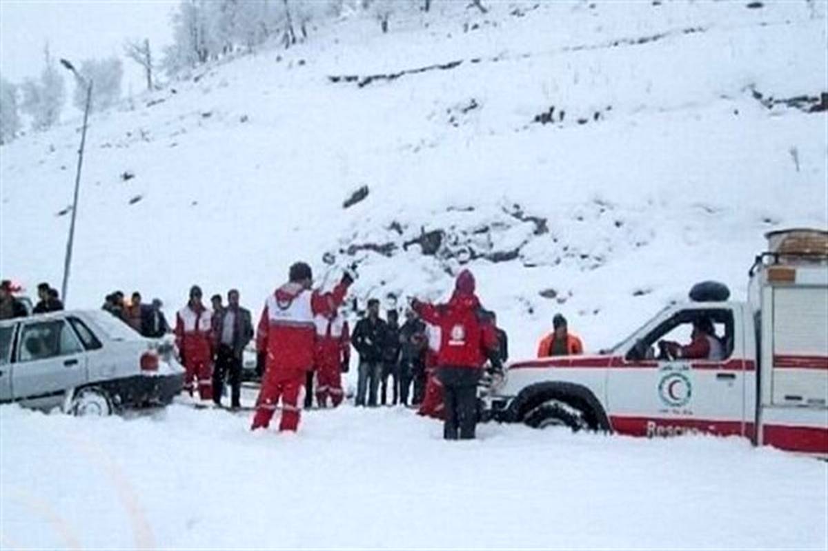 ۳ کوهنورد در ارتفاعات ارومیه بر اثر سقوط بهمن دچار حادثه شدند