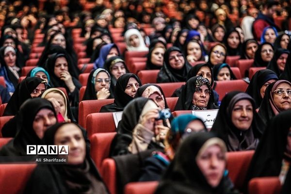 استقبال فرهنگیان از همایش گرامیداشت هفته تربیت اسلامی