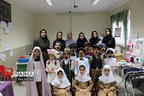 نمایشگاه معرفی مشاغل و الفبای فارسی دانش‌آموزان دبستان شهید باکری اسلامشهر