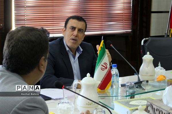جلسه هم اندیشی کارشناسان انجمن اولیاء و مربیان شهرستان‌ها و مناطق استان بوشهر