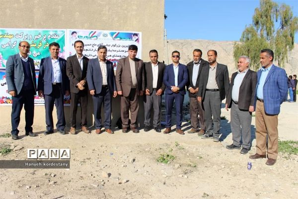 کلنگ زنی مدرسه خیریه‌ساز در روستای هَرَج بخش اَسیر