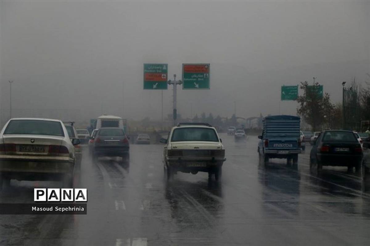 بارش باران در محورهای دو استان