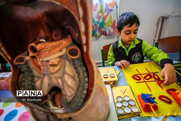 اجرای طرح بازی و یادگیری در دبستان دولتی شهید دلخواسته