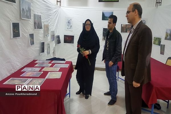 آیین افتتاحیه نمایشگاه توانمندی‌های دانش‌آموزی دبیرستان شهید رحیمی‌فر میبد