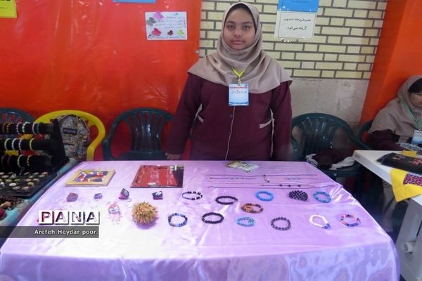 نمایشگاه و بازارچه دست سازهای دانش آموزان  دبیرستان شهیده سهام خیام  بوشهر-2