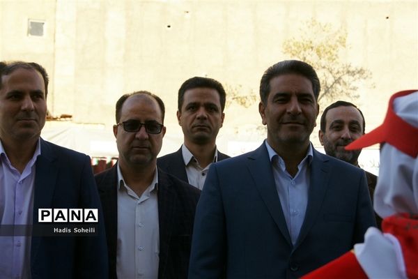 جشن نیکوکاری با حضورمدیرکل آموزش و پرورش شهرستان‌های تهران در شهرقدس