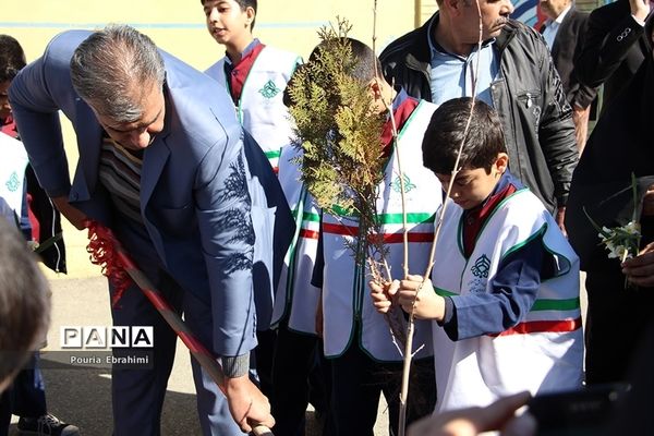 برگزاری آیین درختکاری  دردبستان پسرانه سما بیرجند