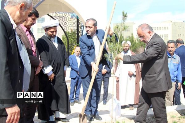 جشن درختکاری در استان قم