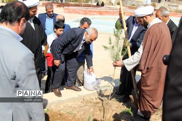 جشن درختکاری در استان قم