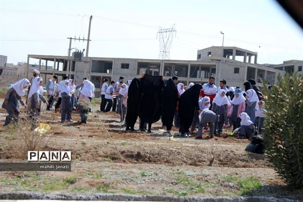 جشن درختکاری در استان قم