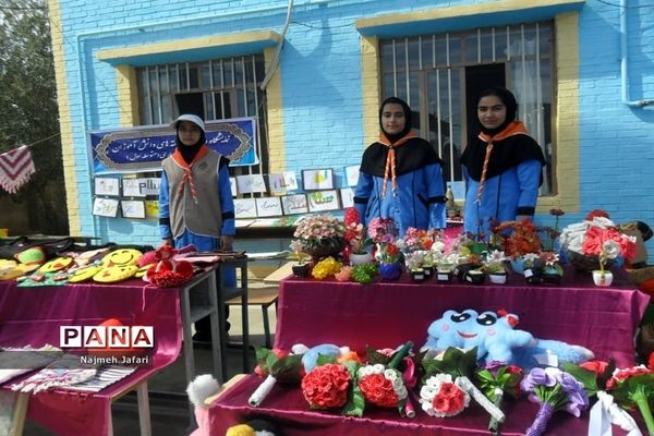 برپایی نمایشگاه و بازارچه کسب وکار دانش‌آموزی در زرین دشت