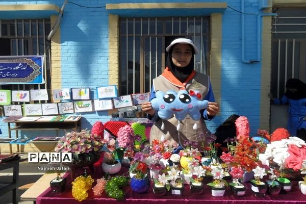 برپایی نمایشگاه و بازارچه کسب وکار دانش‌آموزی در زرین دشت