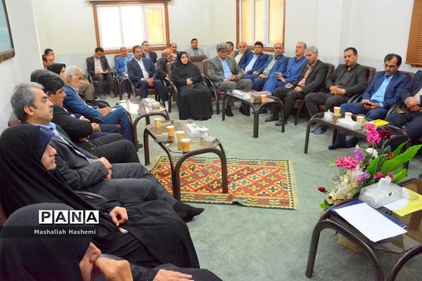 دیدار شورای معاونان آموزش و پرورش استان بوشهر با نماینده ولی فقیه
