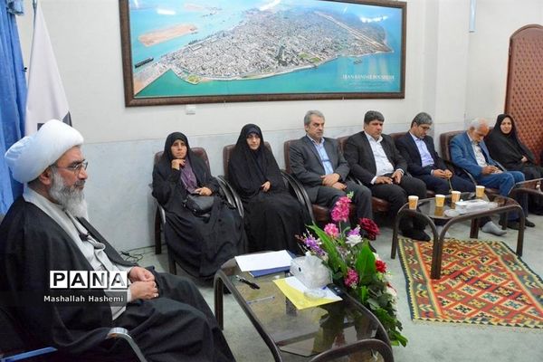 دیدار شورای معاونان آموزش و پرورش استان بوشهر با نماینده ولی فقیه