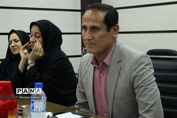 جلسه شورای معاونان اداره آموزش و پرورش شهرستان بوشهر