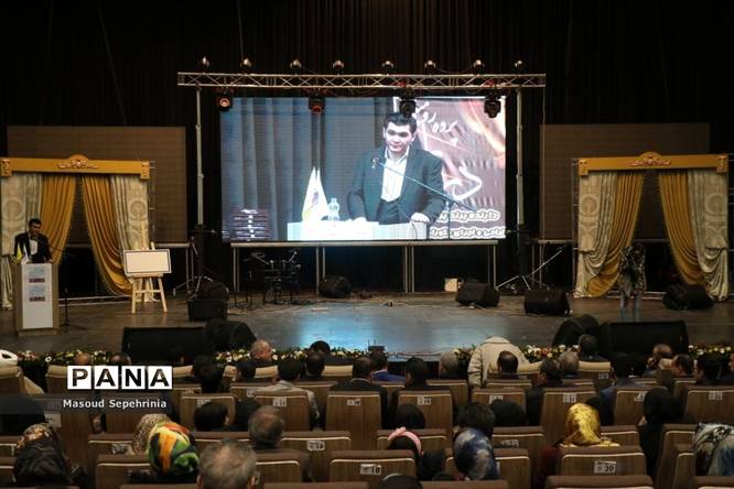 همایش بزرگ تجلیل از کارآفرینان برتر استان در تبریز