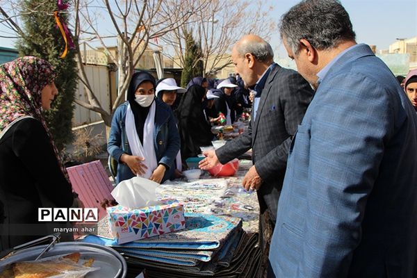 برگزاری جشنواره و بازارچه خلاقیت و هنرهای دستی دانش آموزان یزد