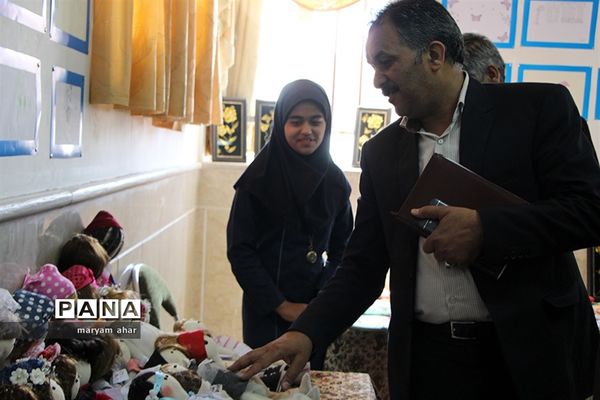 برگزاری جشنواره و بازارچه خلاقیت و هنرهای دستی دانش آموزان یزد