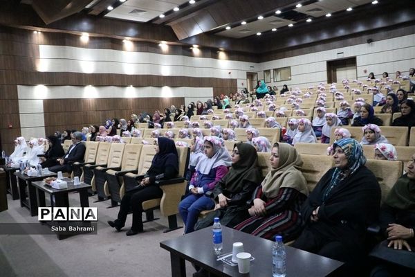 برگزاری مراسم جشن عبادت دانش‌آموزان دبستان سعادت در شهرقدس