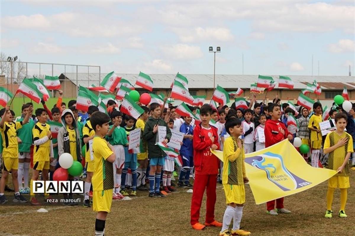 اولین جشنواره بزرگ فوتبال پایه دانش آموزان  در ارومیه افتتاح شد