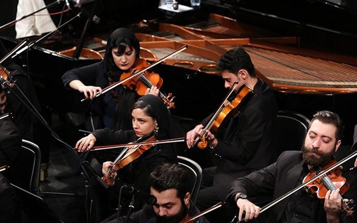 ارکستر خصوصی «ایستگاه» در نمایش موزیکال «عروس مُردگان» می‌نوازد