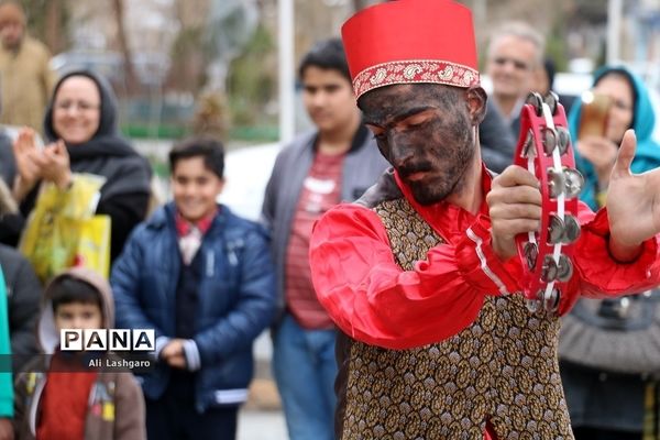 آیین نوروزخوانی همراه با جشنواره پخت سمنو در سمنان