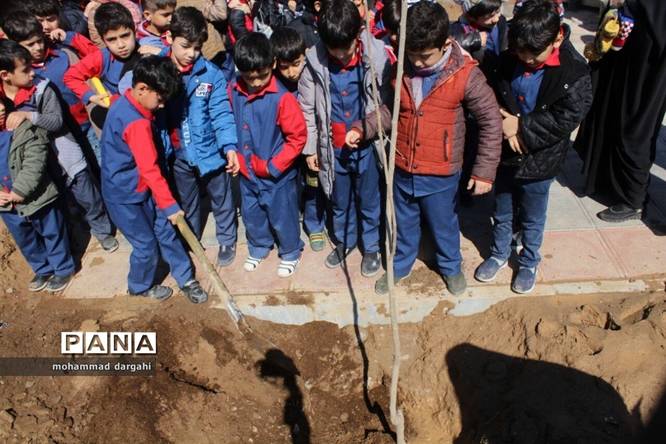 مراسم روز درختکاری با حضور سمنهای زیست محیطی و اصحاب رسانه