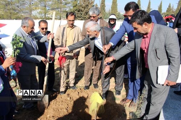 آیین برگزاری جشن تولد زمین (درختکاری) مدرسه مصلی نژاد یاسوج