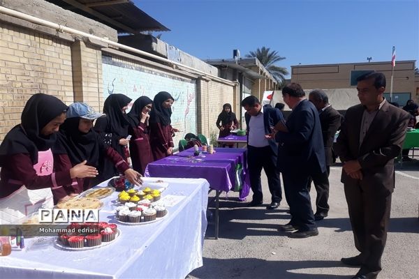 برپایی بازارچه فن‌آوری و کارآفرینی دانش‌آموزی در خِشت