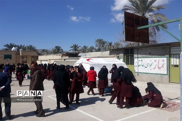 برپایی بازارچه فن‌آوری و کارآفرینی دانش‌آموزی در خِشت