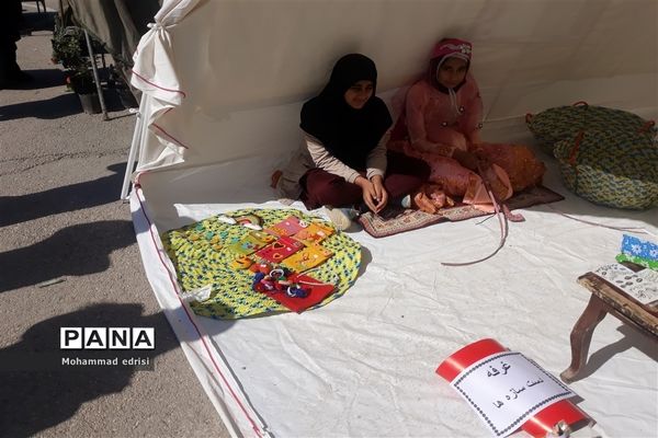 برپایی بازارچه فن‌آوری و کارآفرینی دانش‌آموزی در خِشت