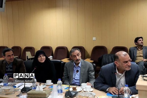 نشست هیئت‌ امنای سازمان دانش‌آموزی