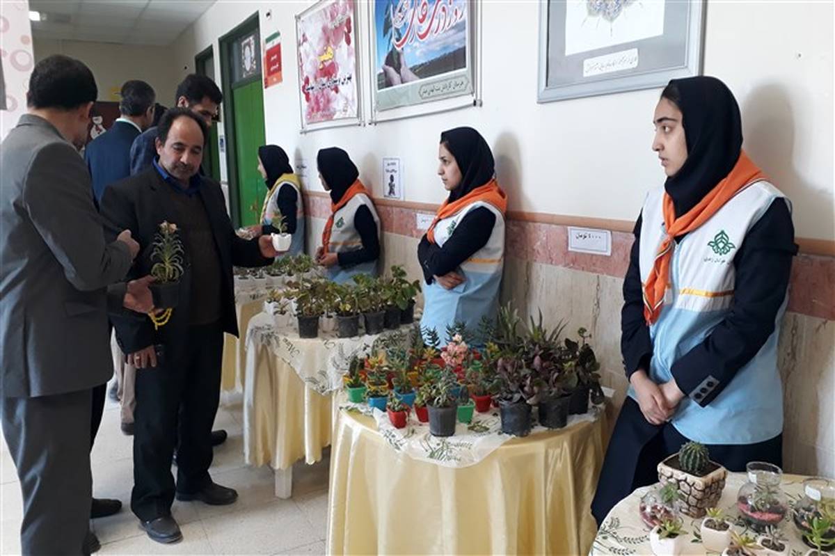 نمایشگاه بهاره دانش آموزی در جلگه رخ