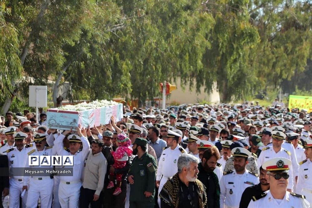 تشییع پیکر پاک  و مطهره شهید گمنام در پایگاه دوم دریایی  بوشهر