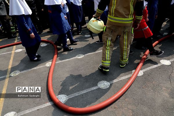 مانور آمادگی مقابله با خطرات حریق و پیشگیری از حوادث چهارشنبه آخر سال