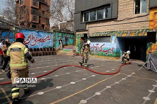 مانور آمادگی مقابله با خطرات حریق و پیشگیری از حوادث چهارشنبه آخر سال
