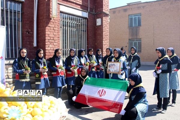 مراسم جشن تولد زمین در مدرسه فرزانگان 2 همدان