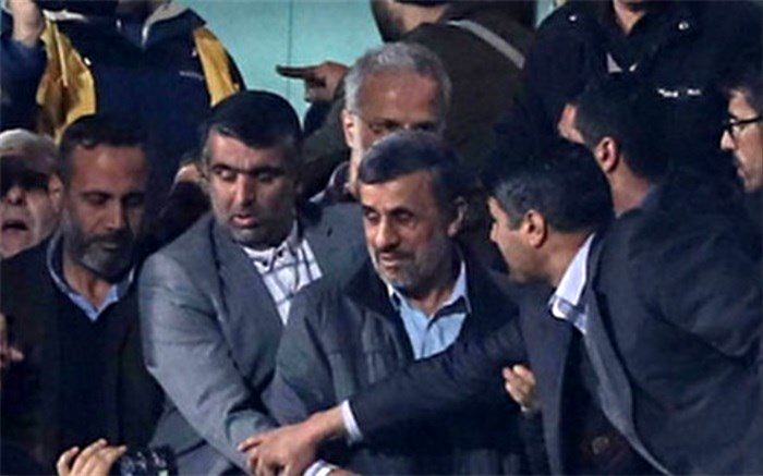 احمدی نژاد قبل از پایان بازی،ورزشگاه را ترک کرد تا نتیجه نامناسب،به گردنش نیفتد؟