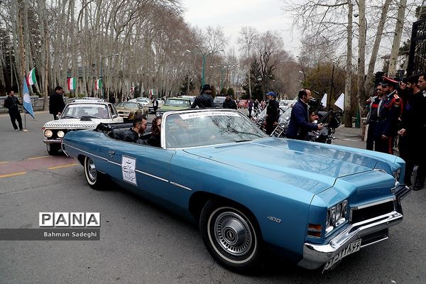 نمایش ماشین‌های تاریخی در کاخ سعد آباد