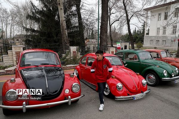 نمایش ماشین‌های تاریخی در کاخ سعد آباد