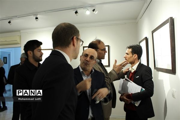آیین رونمایی ازکتاب بررسی اسناد همکاری های ایران و بلژیک