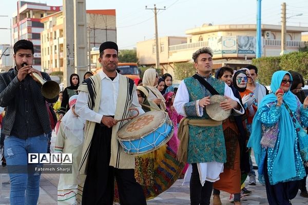 شادی پیمایی نوروزی  با حضور اقوام ایرانی در امیدیه