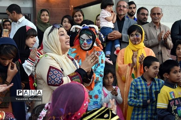 شادی پیمایی نوروزی  با حضور اقوام ایرانی در امیدیه