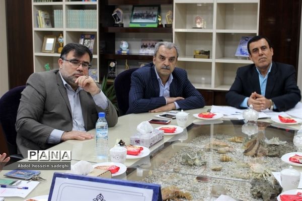 جلسه بررسی فعالیت‌های درآمدزایی سازمان دانش‌آموزی استان بوشهر