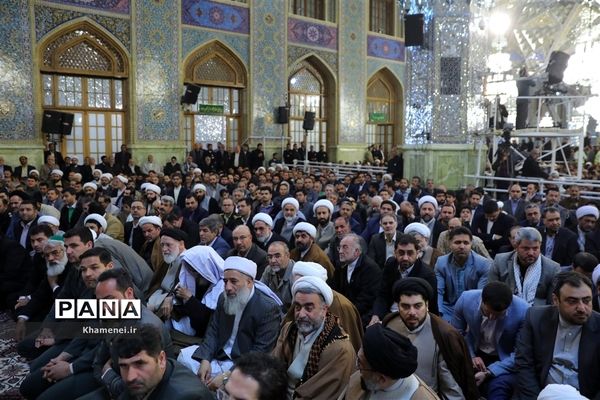 حضور رهبر معظم انقلاب در اجتماع زائران و مجاوران حرم مطهر رضوی