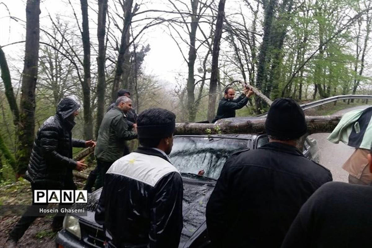 ناوگان امدادی ایران‌خودرو به مناطق سیل‌زده اعزام شد