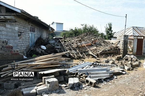 وضعیت مردم سیل‌زده در روستاهای دستنکلاه و تالارپشت سیمرغ