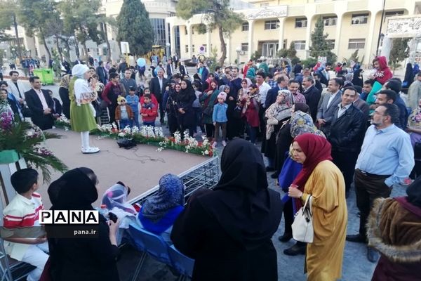 برپایی جشنواره «شیرازِ از گل بِهترو» در گذر حافظیه