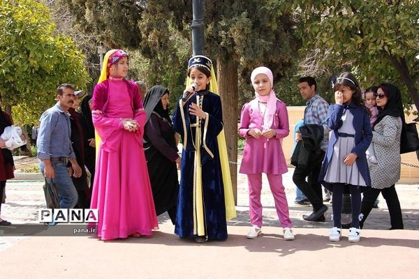 برپایی جشنواره «شیرازِ از گل بِهترو» در گذر حافظیه