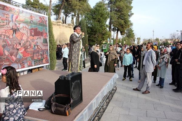 برپایی جشنواره «شیرازِ از گل بِهترو» در گذر حافظیه